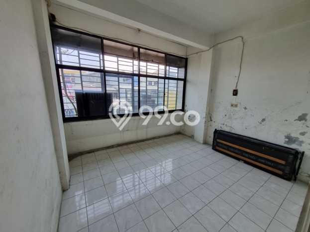 Ruko Dijual di Jakarta Barat LT 66m2 & LB 264m2 Lokasi Terbaik! Ruko Dijual di Jakarta Barat LT 66m2 & LB 264m2 Lokasi Terbaik!