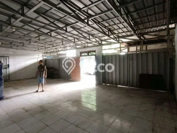Disewakan Gudang di Kawasan Ramai Kalideres Luas 940m2 Disewakan Gudang di Kawasan Ramai Kalideres Luas 940m2
