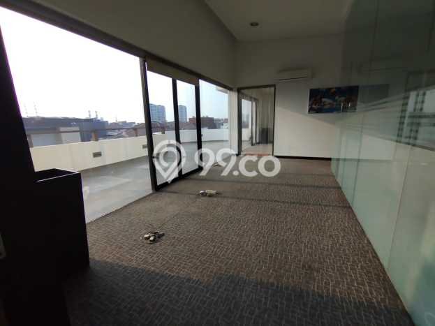 Hunian Elit LB 1328m2 Siap Huni Desain Elegan di Pluit, Jakarta Utara Hunian Elit LB 1328m2 Siap Huni Desain Elegan di Pluit, Jakarta Utara