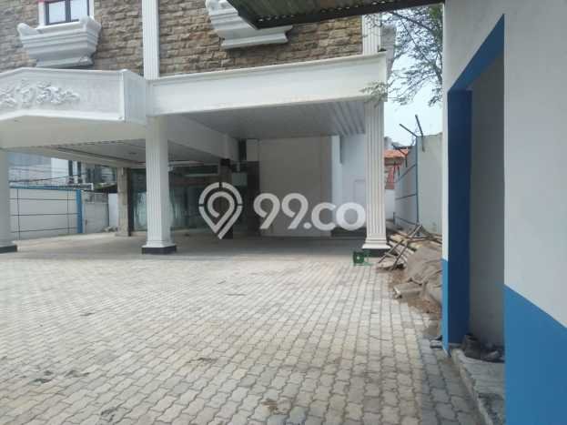 Kantor disewakan di Cengkareng Jakarta Barat dengan luas bangunan 1200m2 Kantor disewakan di Cengkareng Jakarta Barat dengan luas bangunan 1200m2