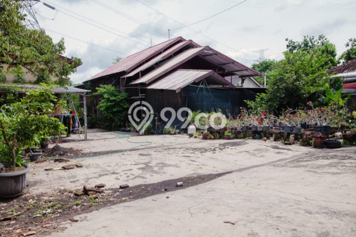 Unit Komersial Dijual di Sewon Bantul Luas Tanah 2518m2, Luas Bangunan 2518m2 Unit Komersial Dijual di Sewon Bantul Luas Tanah 2518m2, Luas Bangunan 2518m2