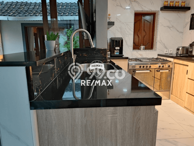 Vila Kawasan , Area 300m2m², Dekat Mudah Fasilitas Umum Vila Kawasan , Area 300m2m², Dekat Mudah Fasilitas Umum
