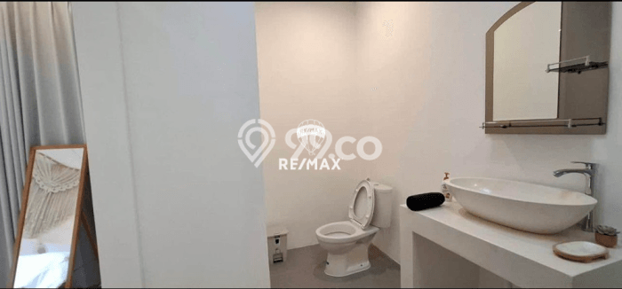 Vila Kawasan , Luas 200m2m², Disewakan, Lingkungan Nyaman Vila Kawasan , Luas 200m2m², Disewakan, Lingkungan Nyaman