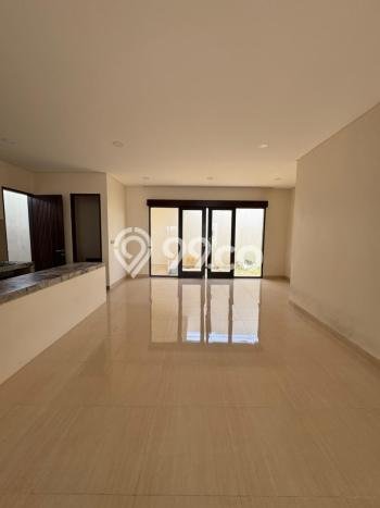 Ready to Use! Luxury House LT 200m2 Desain Modern di Kerobokan Ready to Use! Luxury House LT 200m2 Desain Modern di Kerobokan