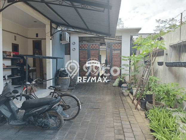 Rumah Mewah LB 500m2 Siap Pakai Desain Elegan di Mahendradata, Denpasar Rumah Mewah LB 500m2 Siap Pakai Desain Elegan di Mahendradata, Denpasar