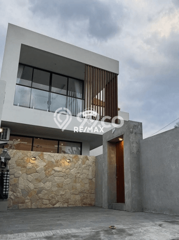Vila For Rent Kawasan , Luas 200m2m², Lingkungan Nyaman Vila For Rent Kawasan , Luas 200m2m², Lingkungan Nyaman