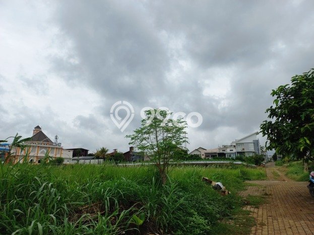 LOKASI PREMIUM! Tanah Kawasan , Luas 180m2m², Jalur Strategis LOKASI PREMIUM! Tanah Kawasan , Luas 180m2m², Jalur Strategis