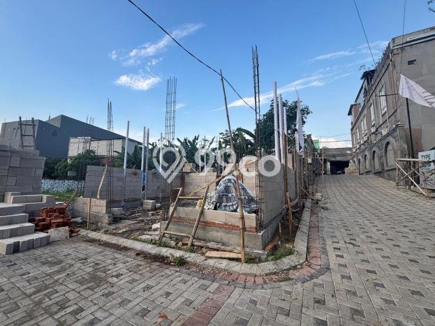 Rumah Minimalis LT 84m2m² Terawat di Kompleks Perumahan , Malang Rumah Minimalis LT 84m2m² Terawat di Kompleks Perumahan , Malang
