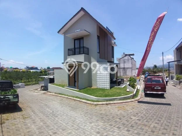 Rumah Luas Asri 3 KT Siap Pakai di Batu Malang Rumah Luas Asri 3 KT Siap Pakai di Batu Malang