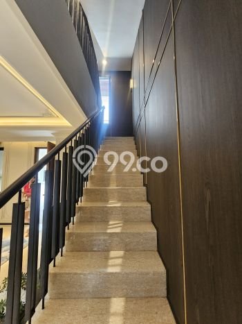 Rumah Luxury Modern Tanpa Renovasi di BSD City Tangerang Rumah Luxury Modern Tanpa Renovasi di BSD City Tangerang