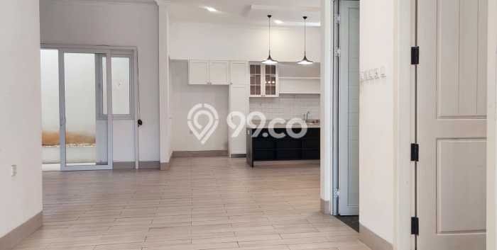 Ready to Use! Premium House LT 251m2 Desain Modern di Semanan Ready to Use! Premium House LT 251m2 Desain Modern di Semanan