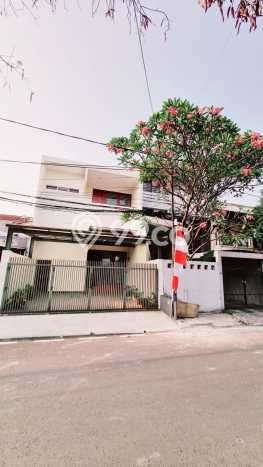 Hunian Mewah LB 200m2 Siap Huni Desain Elegan di Pondok Indah, Jakarta Selatan Hunian Mewah LB 200m2 Siap Huni Desain Elegan di Pondok Indah, Jakarta Selatan