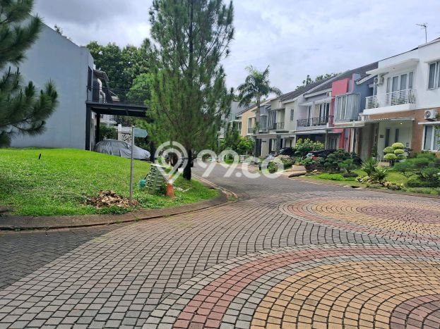 Lahan Kosong Dijual di Tangerang Selatan dengan Area 300m2 Lahan Kosong Dijual di Tangerang Selatan dengan Area 300m2