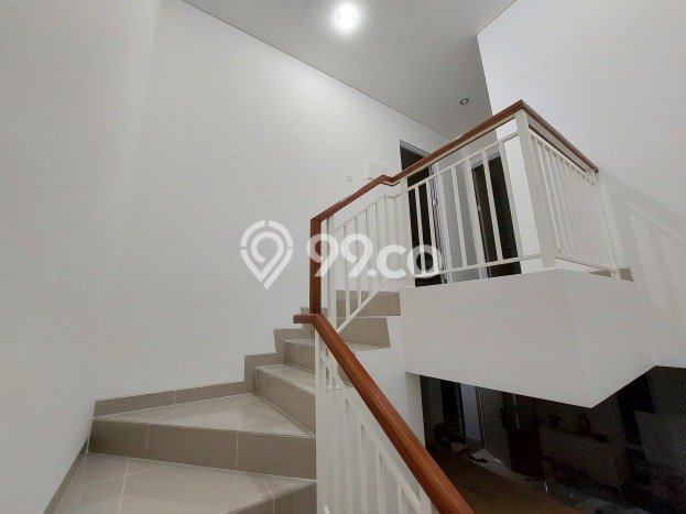 Dijual Rumah Mewah Megah Dengan View Eksklusif di Gading Serpong, Tangerang Dijual Rumah Mewah Megah Dengan View Eksklusif di Gading Serpong, Tangerang