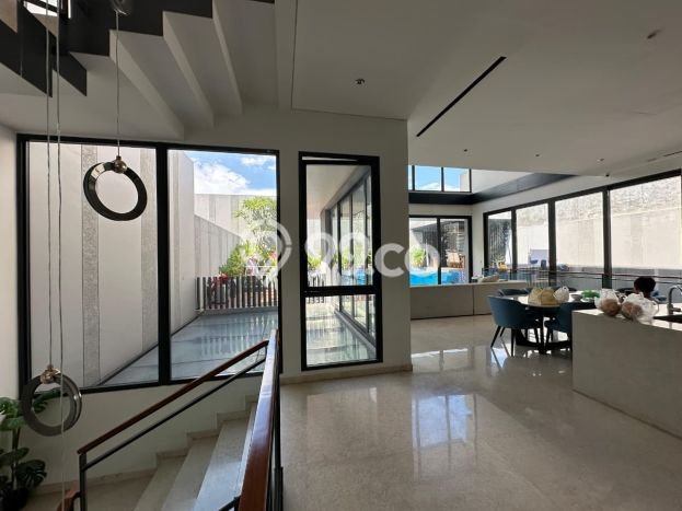 Rumah Luxury Modern Tanpa Renovasi di BSD City Tangerang Rumah Luxury Modern Tanpa Renovasi di BSD City Tangerang