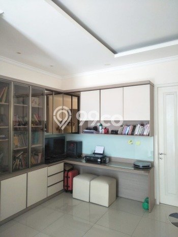 Rumah Mewah LB 200m2 Siap Huni Desain Elegan di Gading Serpong, Tangerang Rumah Mewah LB 200m2 Siap Huni Desain Elegan di Gading Serpong, Tangerang