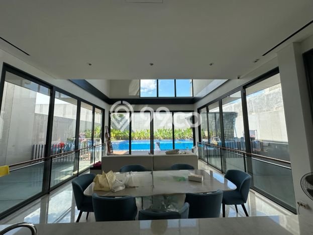 Rumah Luxury Modern Tanpa Renovasi di BSD City Tangerang Rumah Luxury Modern Tanpa Renovasi di BSD City Tangerang