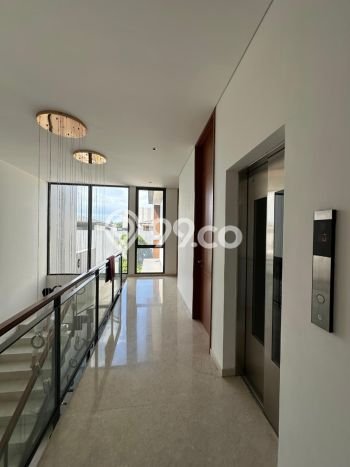 Rumah Luxury Modern Tanpa Renovasi di BSD City Tangerang Rumah Luxury Modern Tanpa Renovasi di BSD City Tangerang