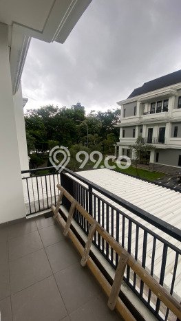 Rumah Elit LB 287m2 Siap Huni Desain Elegan di Alam Sutera, Tangerang Rumah Elit LB 287m2 Siap Huni Desain Elegan di Alam Sutera, Tangerang