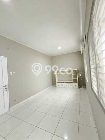 Rumah Luxury Modern Tanpa Renovasi di BSD City Tangerang Rumah Luxury Modern Tanpa Renovasi di BSD City Tangerang