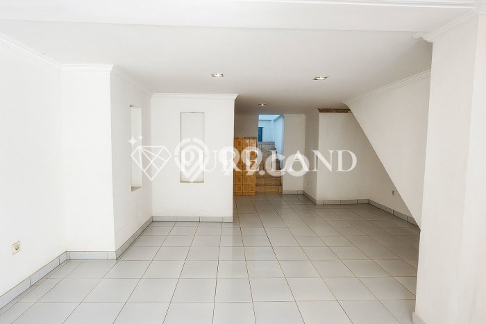 Dijual Hotel Area Komersial Kawasan Kuta, Luas 1070m2m², Jalan Utama Dijual Hotel Area Komersial Kawasan Kuta, Luas 1070m2m², Jalan Utama