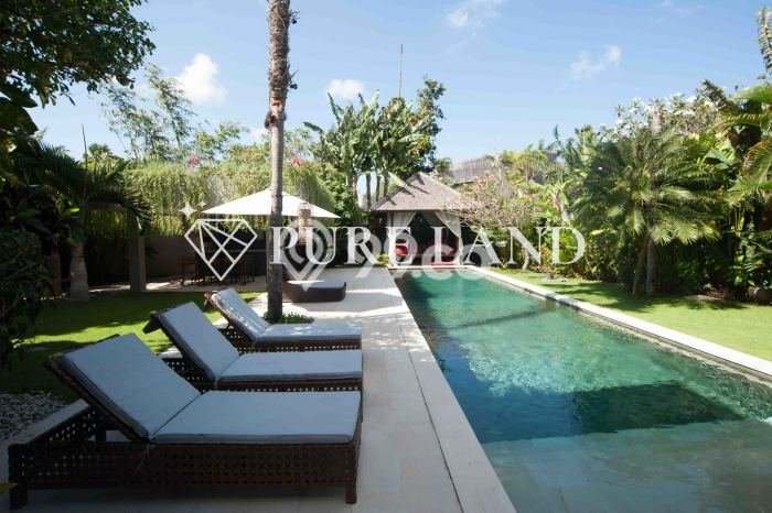 Properti Berkualitas! Vila di , Dimensi 1200m2m², Area Nyaman dan tenang Properti Berkualitas! Vila di , Dimensi 1200m2m², Area Nyaman dan tenang