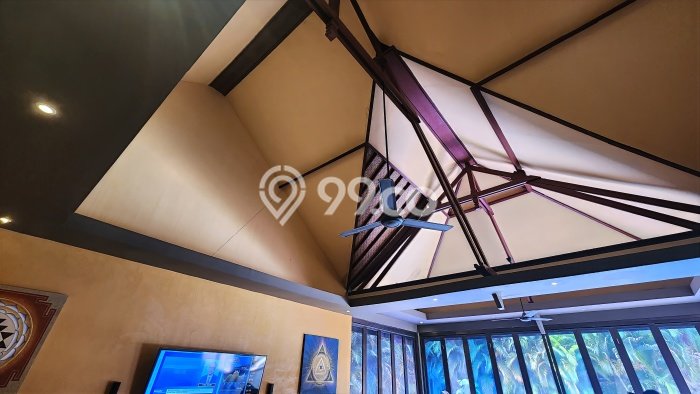 For Sale! Luxury House LT 750m2 Desain Elegan di Seminyak For Sale! Luxury House LT 750m2 Desain Elegan di Seminyak