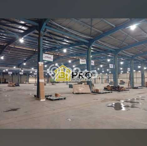 Disewakan Gudang komersial di Cibinong luas bangunan 2500m2 Disewakan Gudang komersial di Cibinong luas bangunan 2500m2