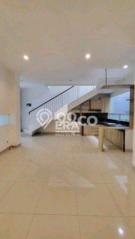 Dijual Rumah Luas Elegan Dengan View Eksklusif di Bintaro, Tangerang Selatan Dijual Rumah Luas Elegan Dengan View Eksklusif di Bintaro, Tangerang Selatan