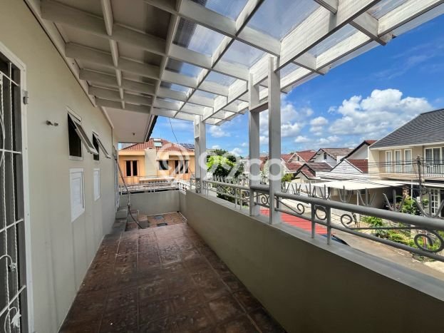 For Sale! Luxury House LT 257m2 Desain Modern di Sektor 3 - Bintaro For Sale! Luxury House LT 257m2 Desain Modern di Sektor 3 - Bintaro
