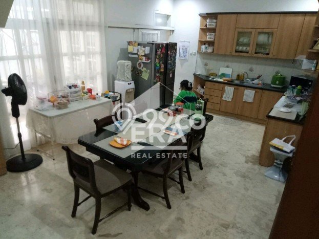Rumah Eksklusif Siap Huni LT 450m2 di Kebayoran Baru, Jakarta Selatan Rumah Eksklusif Siap Huni LT 450m2 di Kebayoran Baru, Jakarta Selatan