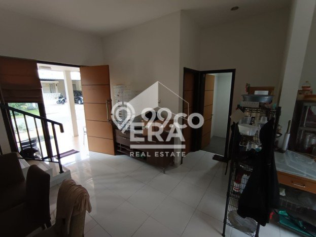 Rumah Luxury Modern Tanpa Renovasi di Bintaro Tangerang Selatan Rumah Luxury Modern Tanpa Renovasi di Bintaro Tangerang Selatan