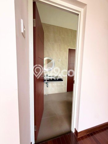 Rumah Luas Asri 5 KT Siap Pakai di Bintaro Tangerang Selatan Rumah Luas Asri 5 KT Siap Pakai di Bintaro Tangerang Selatan
