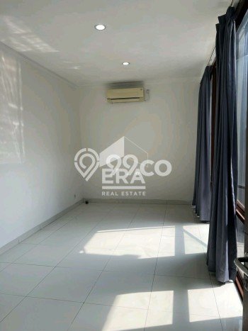 Sewa Rumah Murah di Bintaro Tangerang Selatan Punya 4 Kamar Tidur Sewa Rumah Murah di Bintaro Tangerang Selatan Punya 4 Kamar Tidur