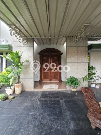 Dijual Rumah Luas Elegan Dengan View Eksklusif di Bintaro, Jakarta Selatan Dijual Rumah Luas Elegan Dengan View Eksklusif di Bintaro, Jakarta Selatan
