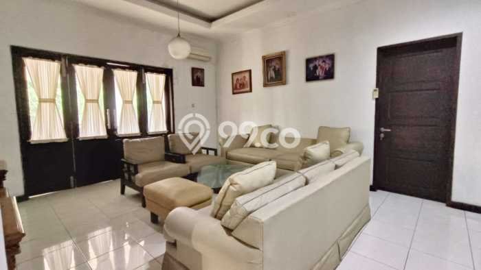Jual Rumah Luas Elegan Dengan View Cantik di Bintaro, Tangerang Selatan Jual Rumah Luas Elegan Dengan View Cantik di Bintaro, Tangerang Selatan