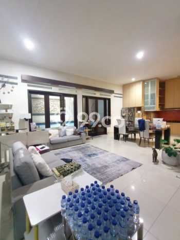 Rumah Mewah LB 600m2 Siap Huni Desain Elegan di Bintaro, Tangerang Selatan Rumah Mewah LB 600m2 Siap Huni Desain Elegan di Bintaro, Tangerang Selatan