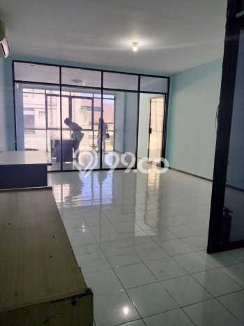 Ruko Bagus Dijual LB 200m2 Lokasi Strategis Surabaya Area Cocok untuk Berbisnis Ruko Bagus Dijual LB 200m2 Lokasi Strategis Surabaya Area Cocok untuk Berbisnis