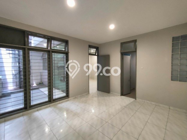 Rumah Disewakan Jakarta Barat LT 139m2 LB 200m2 Kawasan Tomang Rumah Disewakan Jakarta Barat LT 139m2 LB 200m2 Kawasan Tomang