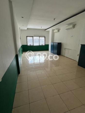 Ruko Dijual di Jakarta Barat LT 72m2 & LB 216m2 Lokasi Terbaik! Ruko Dijual di Jakarta Barat LT 72m2 & LB 216m2 Lokasi Terbaik!