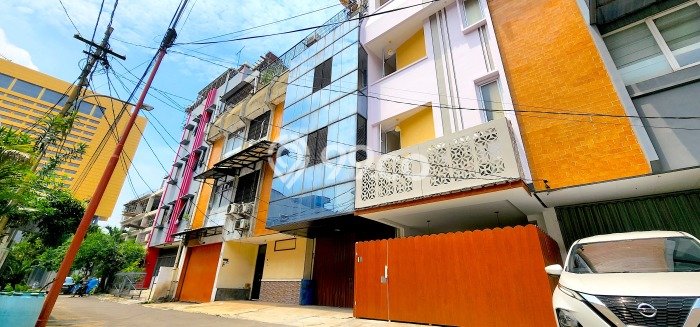 Jual Rumah Luas Elegan Dengan View Eksklusif di Hasyim Ashari, Jakarta Pusat Jual Rumah Luas Elegan Dengan View Eksklusif di Hasyim Ashari, Jakarta Pusat