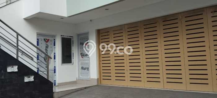 For Sale! Luxury House LT 150m2 Desain Modern di Tomang For Sale! Luxury House LT 150m2 Desain Modern di Tomang