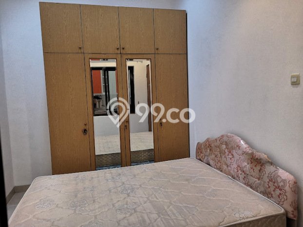 Rumah sewa siap pakai 4 KT di Jelambar, Jakarta Barat Rumah sewa siap pakai 4 KT di Jelambar, Jakarta Barat