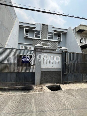 Ready to Use! Luxury House LT 197m2 Desain Elegan di Jelambar Ready to Use! Luxury House LT 197m2 Desain Elegan di Jelambar