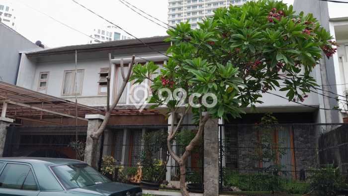 Rumah Mewah Siap Huni LT 305m2 di Kebayoran Baru, Jakarta Selatan Rumah Mewah Siap Huni LT 305m2 di Kebayoran Baru, Jakarta Selatan