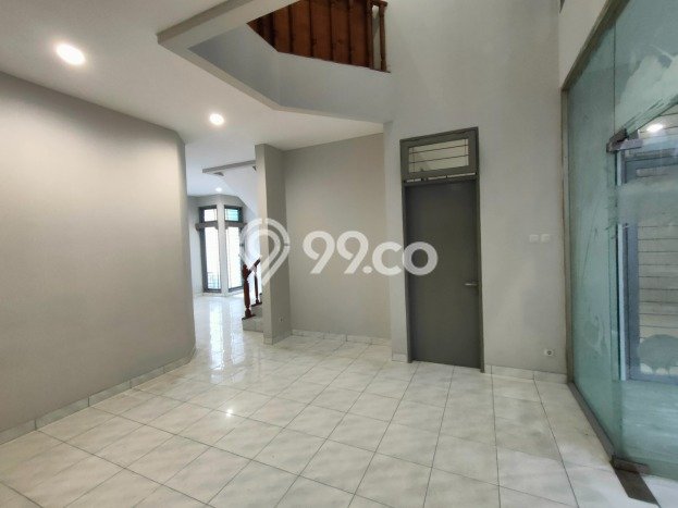 Rumah Disewakan Jakarta Barat LT 139m2 LB 200m2 Kawasan Tomang Rumah Disewakan Jakarta Barat LT 139m2 LB 200m2 Kawasan Tomang