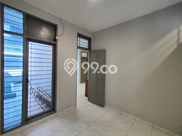 Rumah Disewakan Jakarta Barat LT 139m2 LB 200m2 Kawasan Tomang Rumah Disewakan Jakarta Barat LT 139m2 LB 200m2 Kawasan Tomang