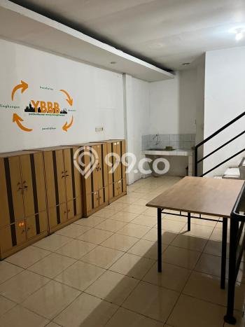 Ruko Dijual di Jakarta Barat LT 72m2 & LB 216m2 Lokasi Terbaik! Ruko Dijual di Jakarta Barat LT 72m2 & LB 216m2 Lokasi Terbaik!