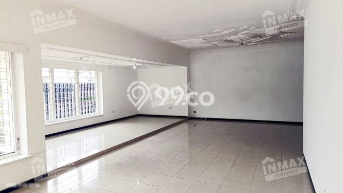 Lokasi terbaik! Rumah siap huni disewakan di Klojen LB 500m2 Lokasi terbaik! Rumah siap huni disewakan di Klojen LB 500m2