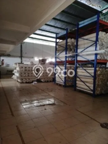 Unit Gudang disewakan di Sragen Sragen dengan LT 16414m2 / LB 7195m2 Unit Gudang disewakan di Sragen Sragen dengan LT 16414m2 / LB 7195m2